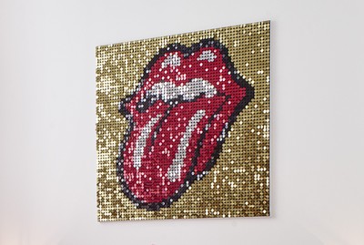 Riproduzione Pop art in paillettes di una famosa imagine dei Rolling Stones